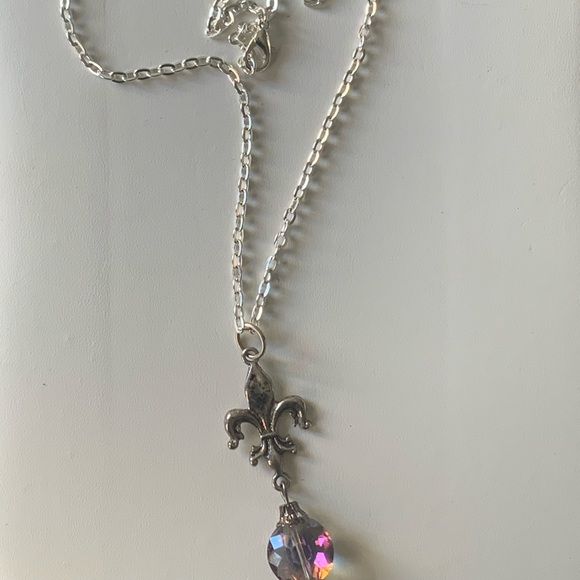 Necklace fleur de Lis pendant - Picture 5 of 9